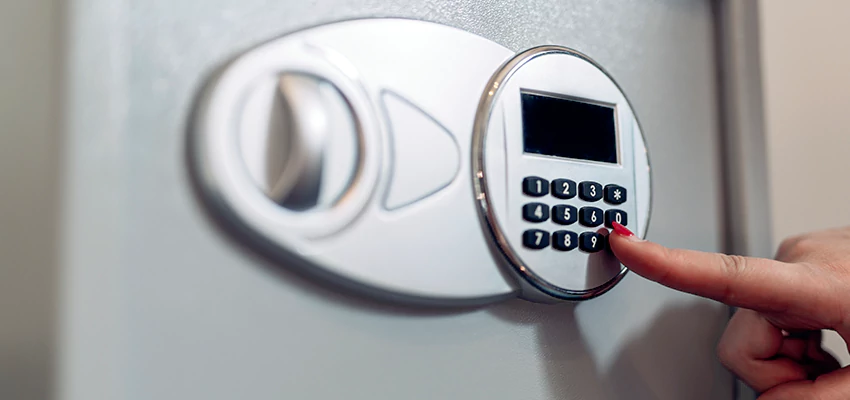 Jewelry Safe Cracking in Lakeland Village, California