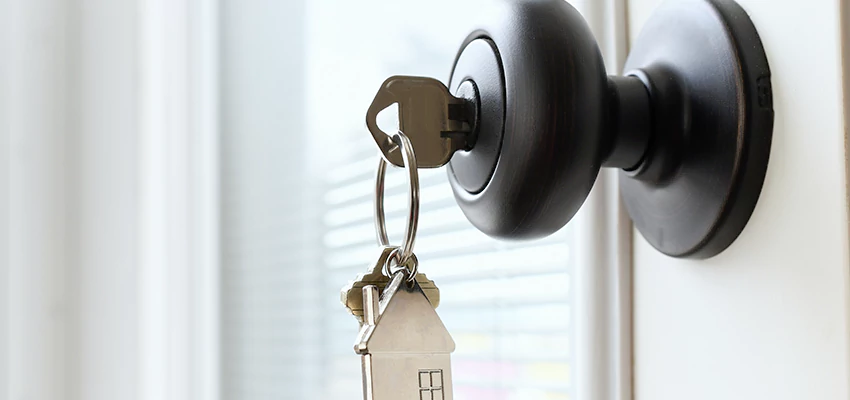 Bifold Door Knob Replacement in Lakeland Village, California