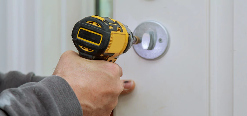 Street Locksmith For Smart Lock Repair in Lakeland Village, CA