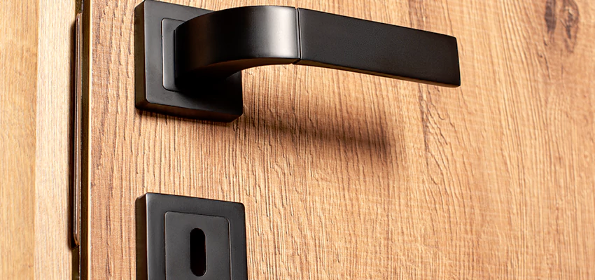 Weekend Lockout Assistance Troubleshooting in Lakeland Village, California